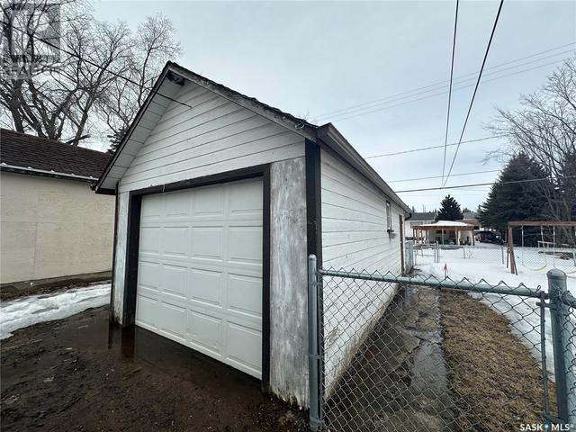 509 Railway Avenue, House detached with 2 bedrooms, 1 bathrooms and null parking in Springside SK | Image 26