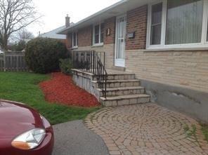 90 Switzer Dr, House detached with 4 bedrooms, 3 bathrooms and 7 parking in Oshawa ON | Image 2