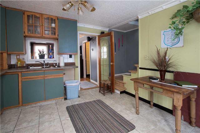 324 French St, House detached with 3 bedrooms, 1 bathrooms and 4 parking in Oshawa ON | Image 6