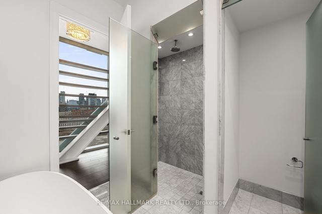 1301 - 39 Queens Quay E, Condo with 2 bedrooms, 3 bathrooms and 2 parking in Toronto ON | Image 10
