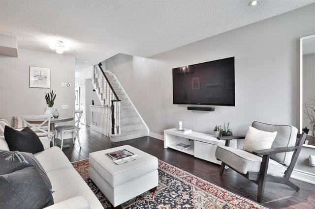 th9 - 140 Bathurst St, Townhouse with 3 bedrooms, 3 bathrooms and 1 parking in Toronto ON | Image 32