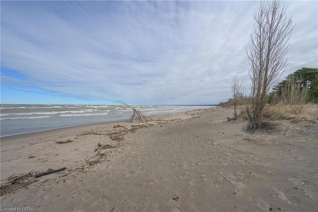 5b Lakeshore Drive, House detached with 4 bedrooms, 3 bathrooms and 6 parking in South Huron ON | Image 2