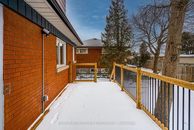 16 Keen Crt, House detached with 3 bedrooms, 3 bathrooms and 3 parking in Hamilton ON | Image 32