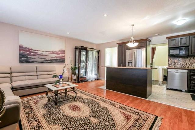 16 Dunthorne Crt, House semidetached with 3 bedrooms, 2 bathrooms and 2 parking in Toronto ON | Image 21