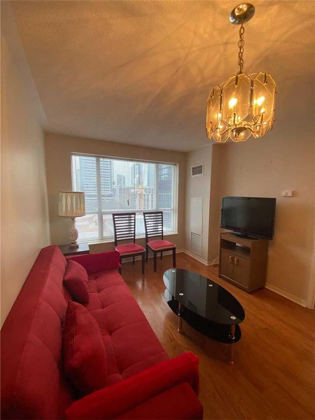 1101 - 887 Bay St, Condo with 1 bedrooms, 1 bathrooms and 0 parking in Toronto ON | Image 3