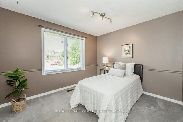 647 Cardiff St, House detached with 2 bedrooms, 3 bathrooms and 6 parking in Waterloo ON | Image 10
