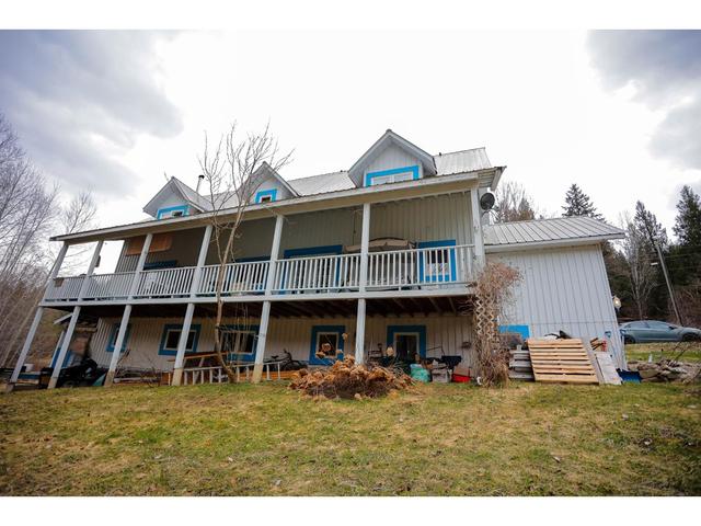 6685 Highway 6, House detached with 5 bedrooms, 3 bathrooms and null parking in Central Kootenay H BC | Image 39