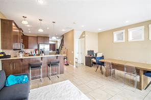 3708 1 Street Nw, Home with 3 bedrooms, 2 bathrooms and 2 parking in Calgary AB | Image 5