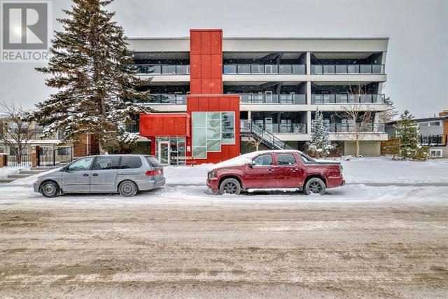 304, - 1629 38 Street Sw, Condo with 2 bedrooms, 2 bathrooms and 1 parking in Calgary AB | Image 2