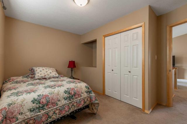 325 Red Crow Boulevard W, House detached with 4 bedrooms, 2 bathrooms and 4 parking in Lethbridge AB | Image 12