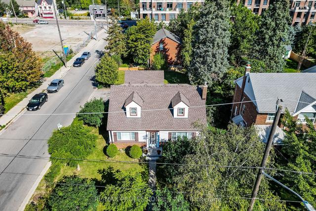 36 Thorndale Ave, House detached with 4 bedrooms, 3 bathrooms and 5 parking in Toronto ON | Image 35