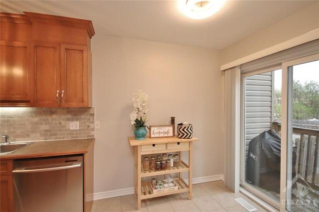 1267 Shillington Avenue, Townhouse with 3 bedrooms, 4 bathrooms and 2 parking in Ottawa ON | Image 7