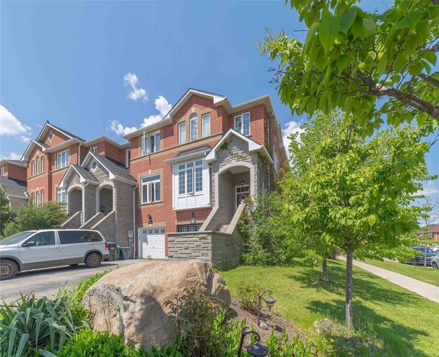504 Lumberton Cres, House attached with 3 bedrooms, 5 bathrooms and 4 parking in Mississauga ON | Image 4