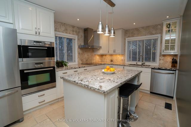 3988 Taffey Cres, House detached with 3 bedrooms, 3 bathrooms and 3 parking in Mississauga ON | Image 23