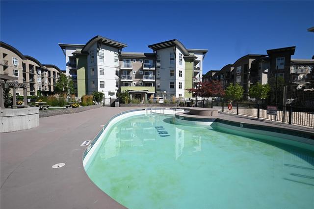 200 - 567 Yates Road, Condo with 1 bedrooms, 1 bathrooms and 1 parking in Kelowna BC | Card Image