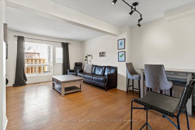 2 - 11 Colmar Pl, Townhouse with 2 bedrooms, 2 bathrooms and 1 parking in Hamilton ON | Image 32