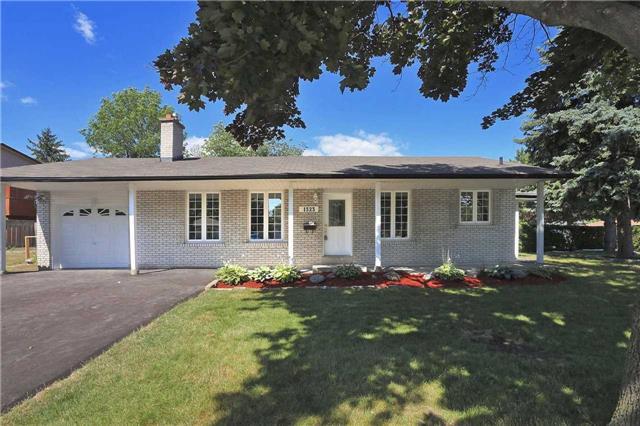 1323 Fundy Crt, House detached with 3 bedrooms, 2 bathrooms and 5 parking in Oshawa ON | Image 2