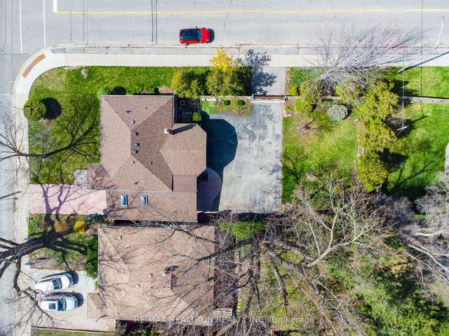296 Empress Ave, House detached with 2 bedrooms, 2 bathrooms and 7 parking in Toronto ON | Image 16