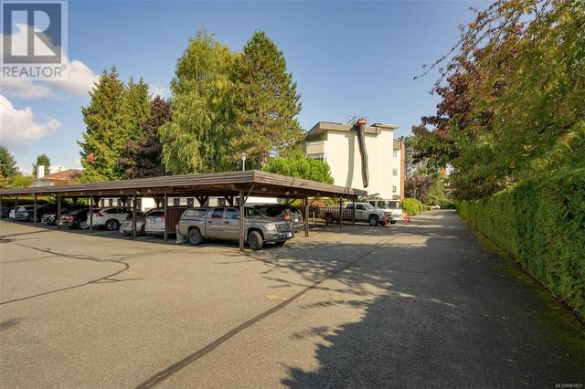 302 - 9900 Fifth St, Condo with 2 bedrooms, 1 bathrooms and 1 parking in Sidney BC | Image 31