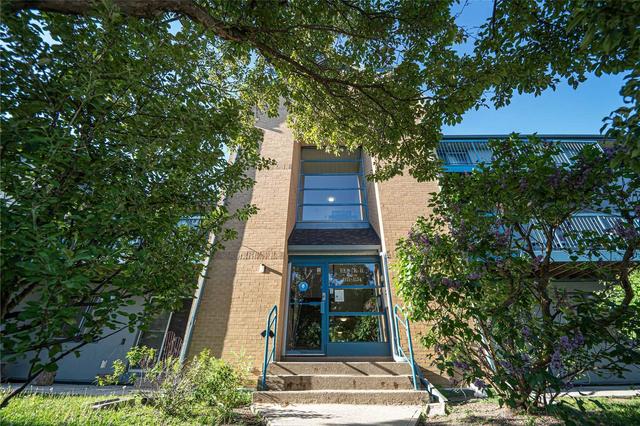 1112 - 95 Trailwood Dr, Townhouse with 2 bedrooms, 2 bathrooms and 1 parking in Mississauga ON | Image 11