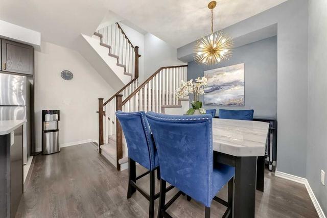 18 - 18 Applewood Lane, Townhouse with 3 bedrooms, 3 bathrooms and 1 parking in Toronto ON | Image 2