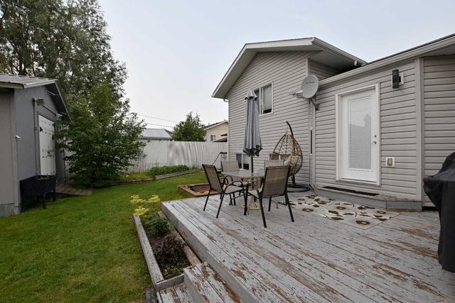 9503 94 Street, House detached with 4 bedrooms, 2 bathrooms and 4 parking in Wembley AB | Image 24