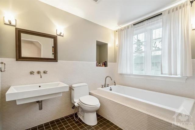 80 Kenilworth Street, House detached with 2 bedrooms, 3 bathrooms and 4 parking in Ottawa ON | Image 24