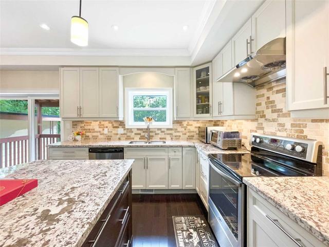 63 Princemere Cres, House detached with 3 bedrooms, 4 bathrooms and 5 parking in Toronto ON | Image 4