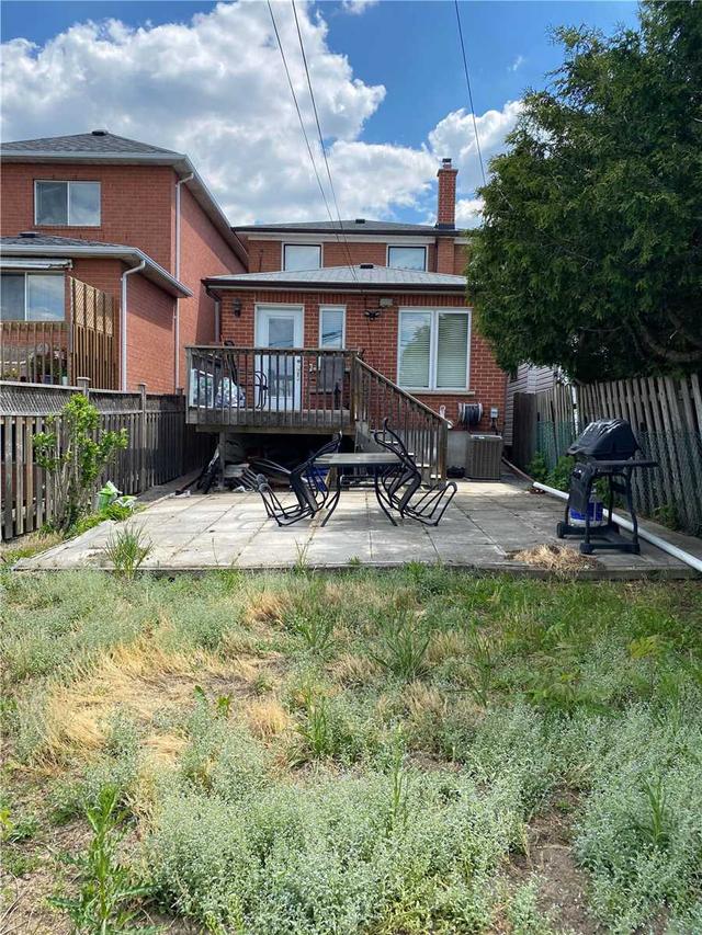 550 Westmount Ave, House detached with 4 bedrooms, 3 bathrooms and 4 parking in Toronto ON | Image 26