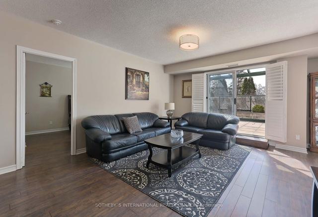 119 - 121 Woodbridge Ave, Condo with 2 bedrooms, 2 bathrooms and 1 parking in Vaughan ON | Image 2
