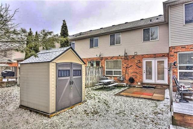 470 Annapolis Crt, House attached with 3 bedrooms, 3 bathrooms and 3 parking in Waterloo ON | Image 14