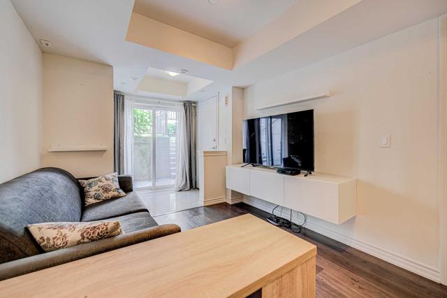 11 - 140 Long Branch Ave, Townhouse with 1 bedrooms, 1 bathrooms and 1 parking in Toronto ON | Image 3