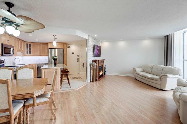 2701 - 330 Dixon Rd, Condo with 2 bedrooms, 1 bathrooms and 1 parking in Toronto ON | Image 7