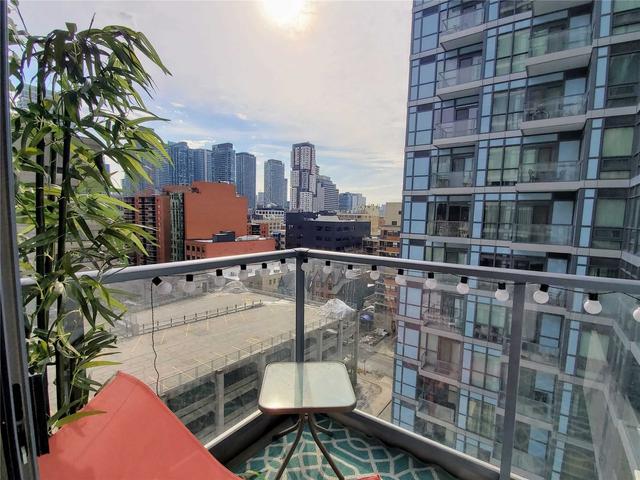 1013 - 210 Simcoe St, Condo with 1 bedrooms, 1 bathrooms and 0 parking in Toronto ON | Image 6