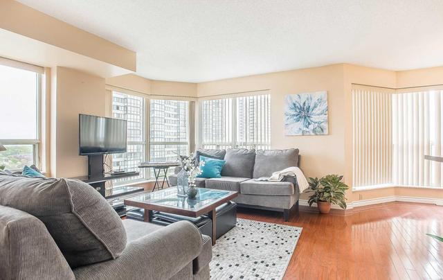910 - 335 Webb Dr, Condo with 2 bedrooms, 2 bathrooms and 1 parking in Mississauga ON | Image 5