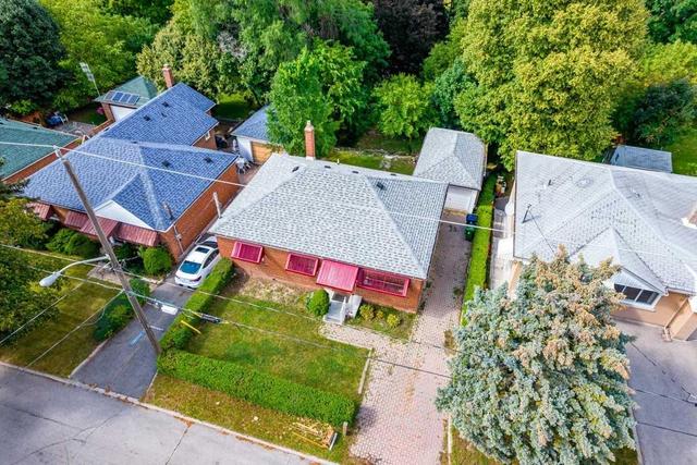 36 Arrowsmith Ave, House detached with 3 bedrooms, 2 bathrooms and 3 parking in Toronto ON | Image 14