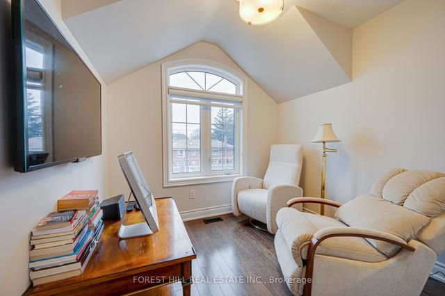 181 Goddard St, House detached with 4 bedrooms, 4 bathrooms and 4 parking in Toronto ON | Image 14