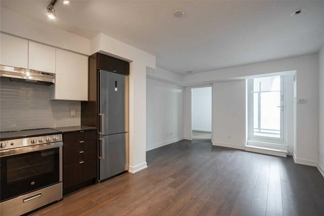 317 - 120 Varna Dr, Condo with 2 bedrooms, 1 bathrooms and 1 parking in Toronto ON | Image 2