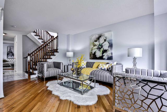 1 Major Elliott Crt, House detached with 3 bedrooms, 4 bathrooms and 6 parking in Markham ON | Image 25