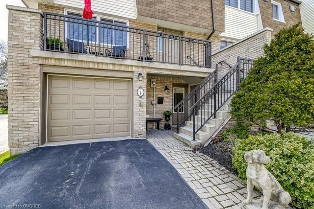 1 - 90 Sarah Lane, House attached with 3 bedrooms, 2 bathrooms and 2 parking in Oakville ON | Image 3