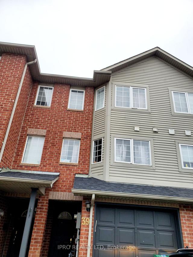 39 Spadina Rd, Townhouse with 4 bedrooms, 3 bathrooms and 2 parking in Brampton ON | Image 19