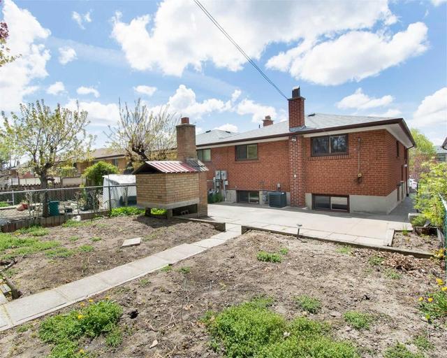 79 Hucknall Rd, House semidetached with 3 bedrooms, 2 bathrooms and 3 parking in Toronto ON | Image 25