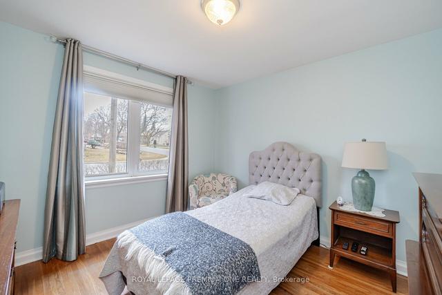 3 Minnie Ave, House detached with 4 bedrooms, 2 bathrooms and 3 parking in Toronto ON | Image 10