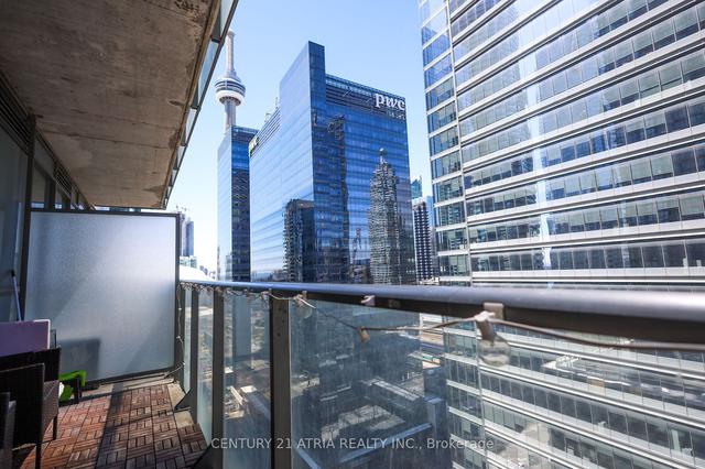 1706 - 65 Bremner Blvd, Condo with 1 bedrooms, 1 bathrooms and 0 parking in Toronto ON | Image 6