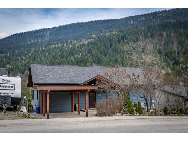 2430 Perrier Lane, House detached with 4 bedrooms, 3 bathrooms and 2 parking in Nelson BC | Image 5