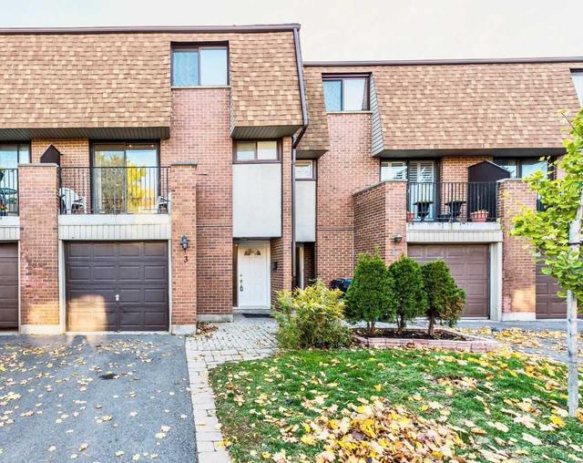 3 - 1051 Cedarglen Gate, Townhouse with 3 bedrooms, 3 bathrooms and 2 parking in Mississauga ON | Image 1