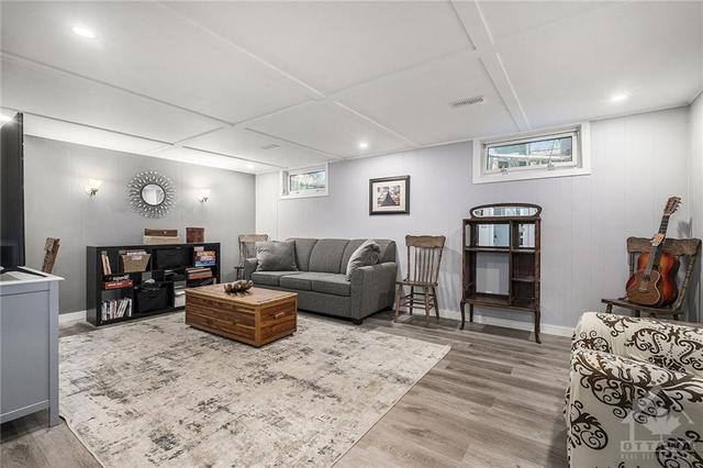 1941 Connecticut Avenue, House detached with 3 bedrooms, 2 bathrooms and 4 parking in Ottawa ON | Image 18
