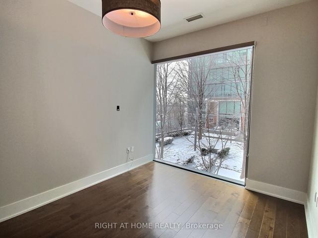 th122 - 39 Queens Quay E, Townhouse with 2 bedrooms, 3 bathrooms and 1 parking in Toronto ON | Image 14