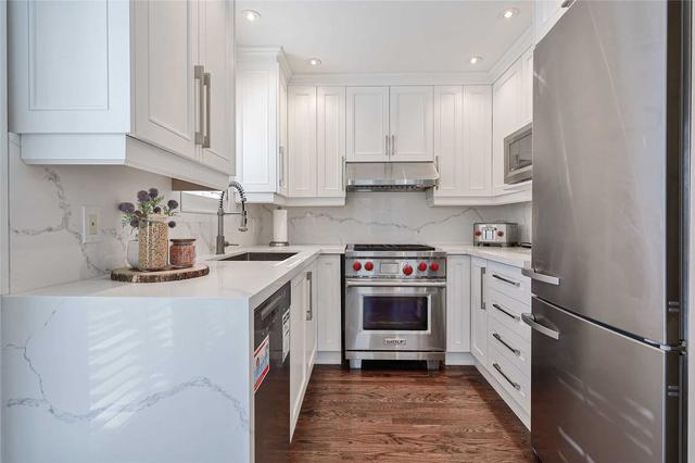 35f Spruce St, House attached with 2 bedrooms, 3 bathrooms and 2 parking in Toronto ON | Image 7