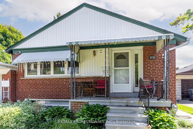 23 Appledale Rd, House detached with 3 bedrooms, 1 bathrooms and 4 parking in Toronto ON | Image 12
